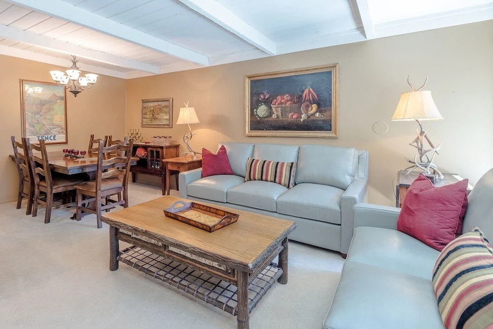 Atelier 1045 - 2 Br Condo