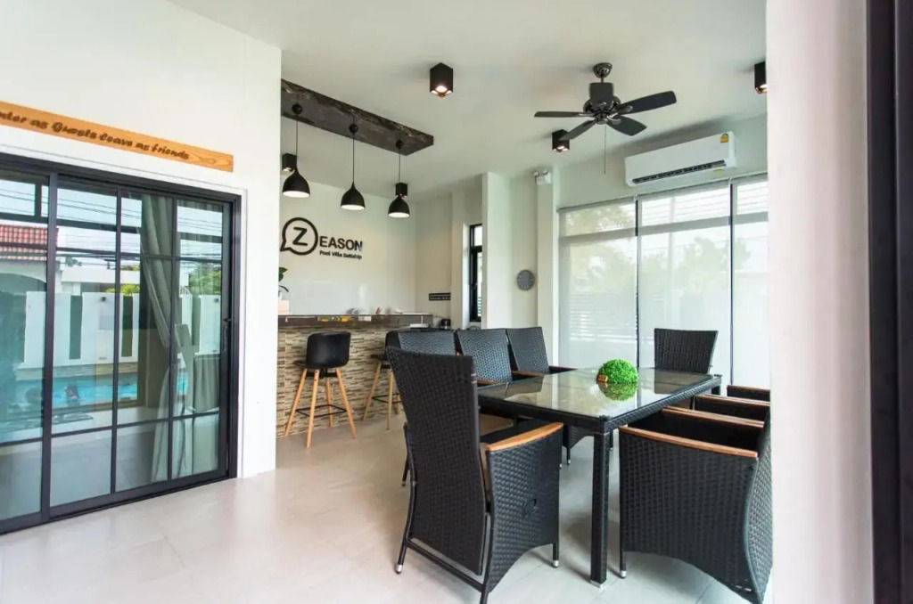 Uzeason Poolvilla Sattahip
