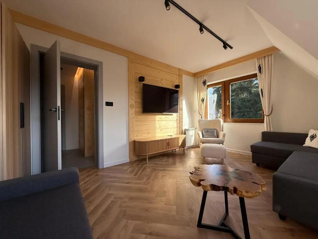 Muran Apt