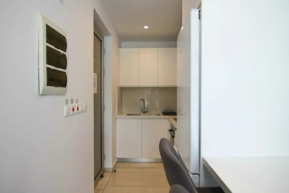 Phaedrus Living: Seaside Deluxe Flat Harbour 106