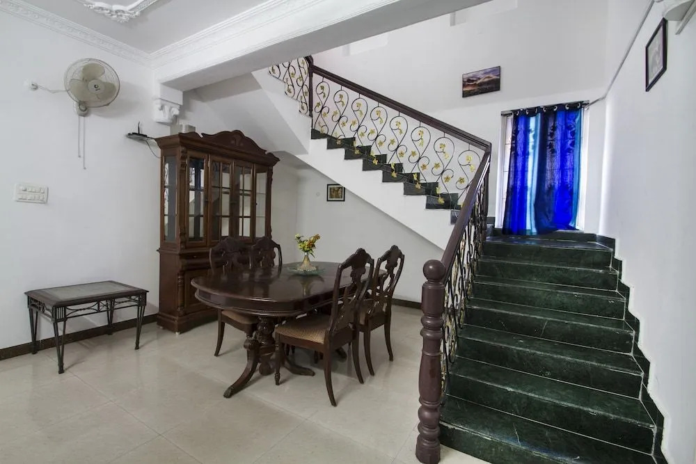 OYO 8271 Elite Homes