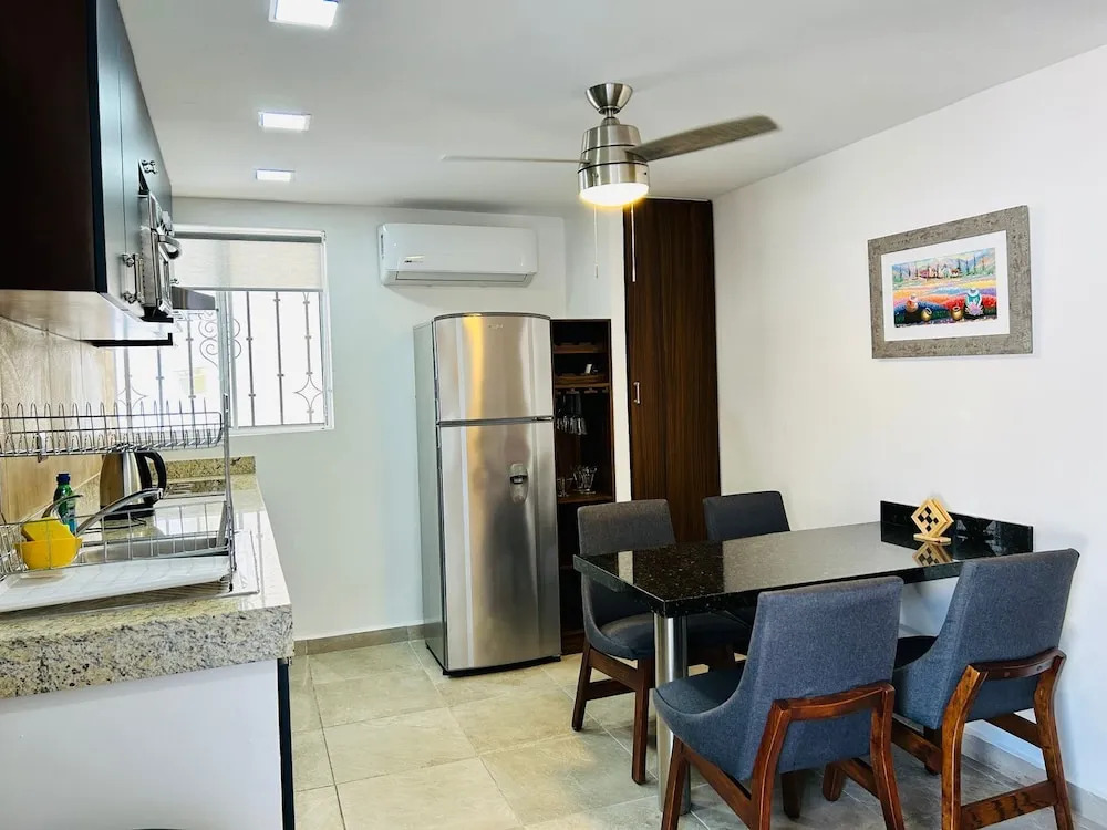 Meson del Capitan Apartments