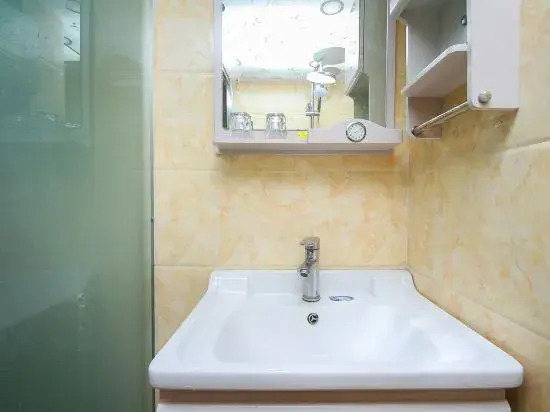 Haoyouyuan Holiday Hotel