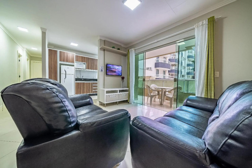 250 - Apartamento completo com 3 quartos em Santa Catarina próximo do mar