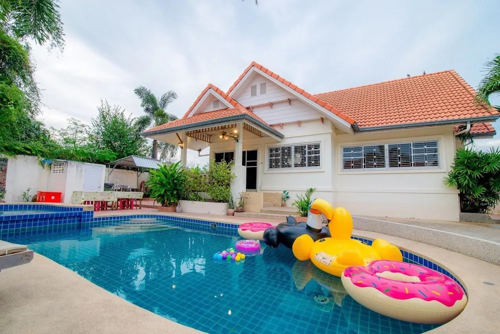 Great Green A Pool Villa