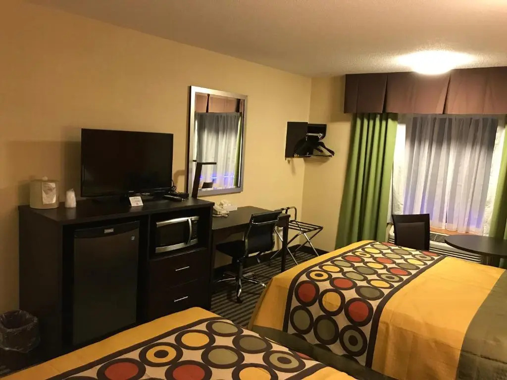 Bay Hill Inns & Suites