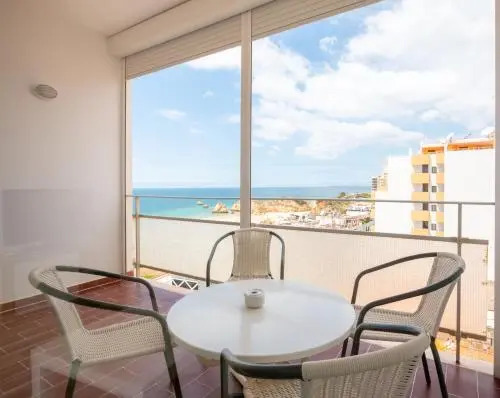 Vistamar Apartments