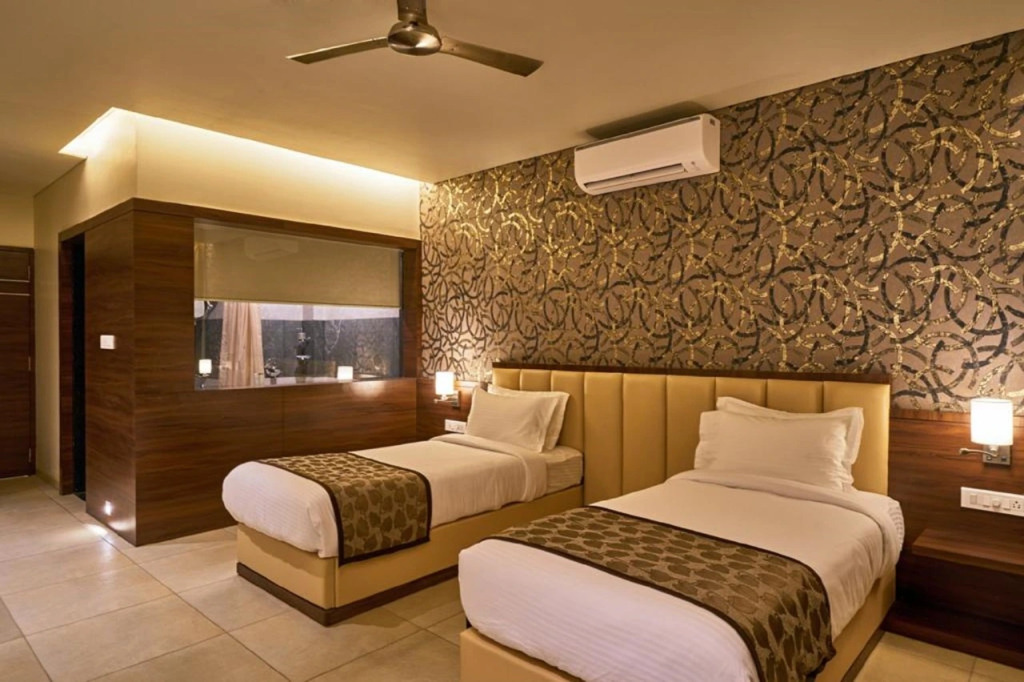 Hotel Shlok (Pure Veg), Kolhapur