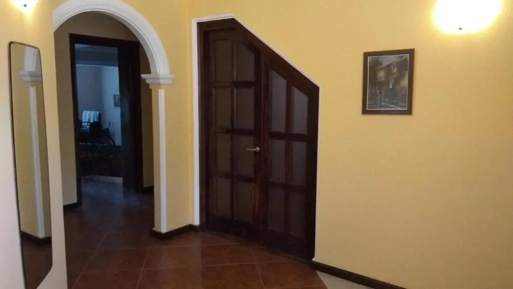 House With Beautiful Garden And Cellar