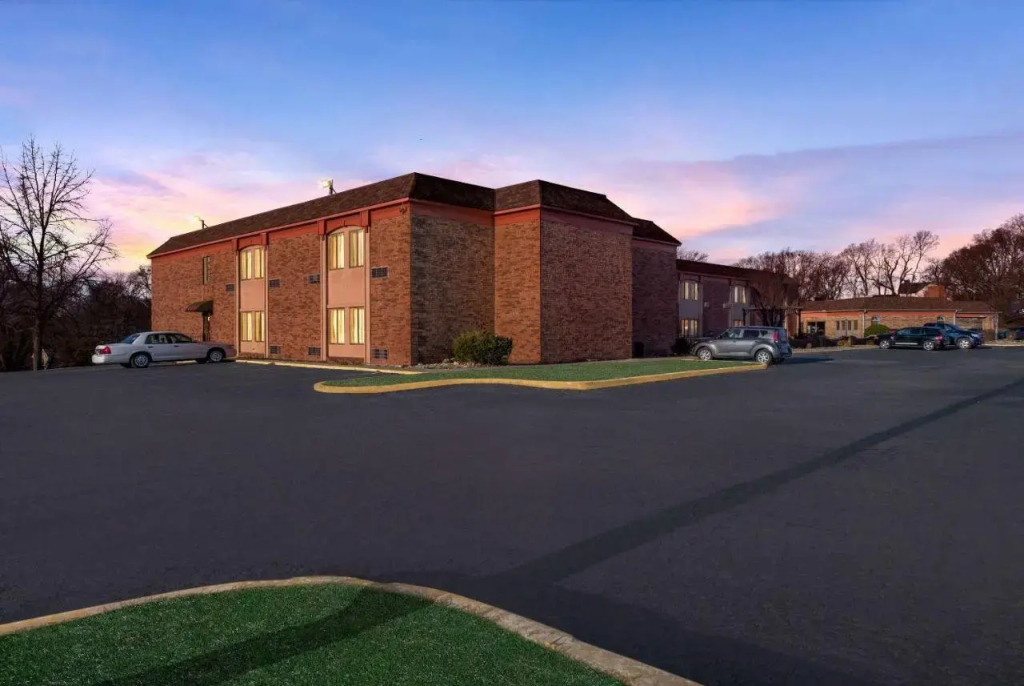 Comfort Inn Kansas City International Airport