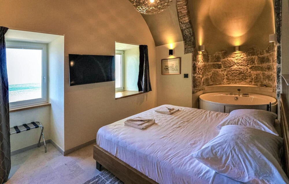 Amazing Apartment in Opatija With Wifi and 2 Bedrooms