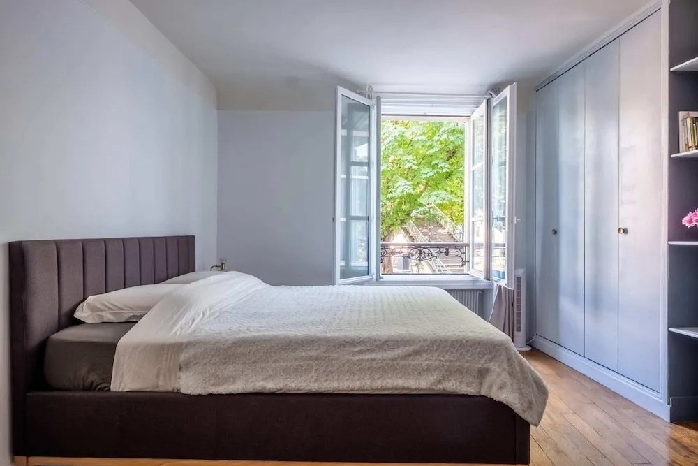 Classical-parisian Apartment on Canal Saint Martin