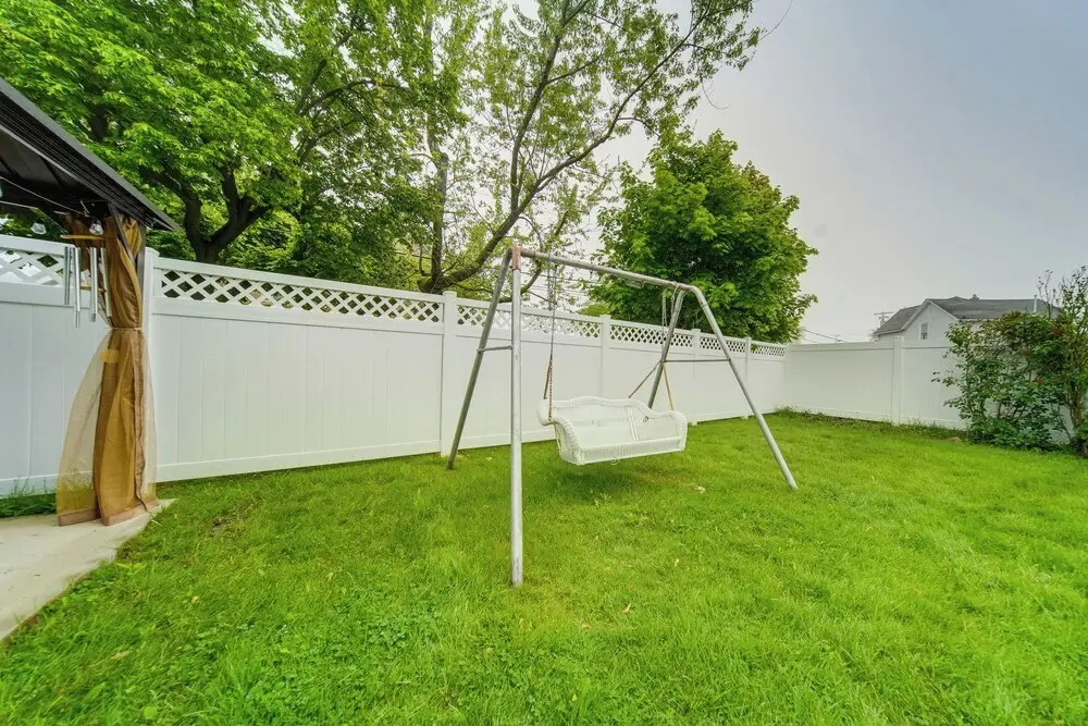 1 Block to Bridge Street: Lake Erie Vacation Home