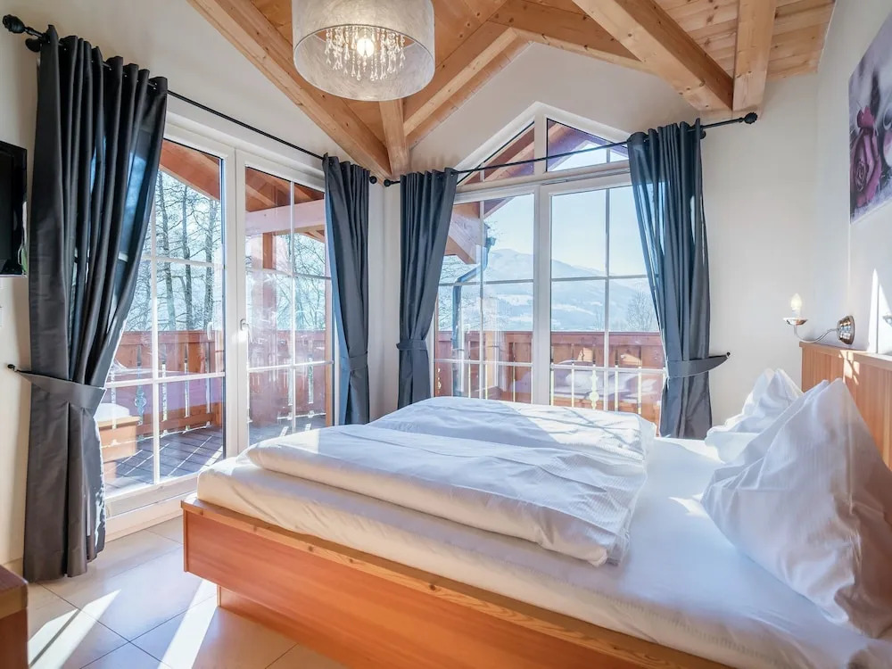 Swanky Chalet in Piesendorf With Wellness Area & Valley View