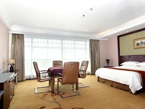 Vienna Classic Hotel (Haining Yancang)