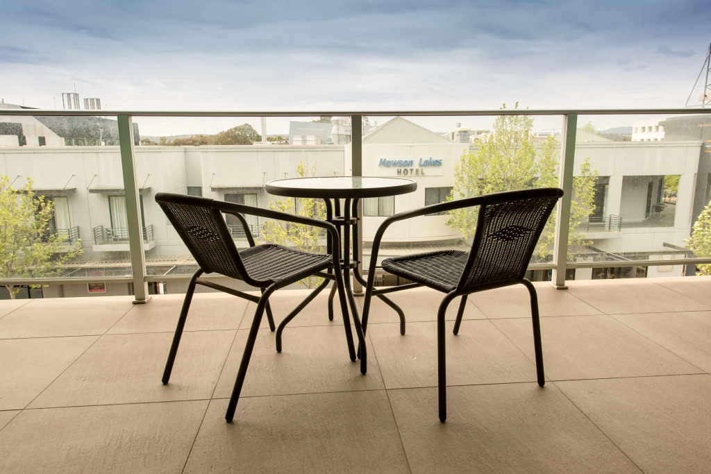 Mawson Lakes Hotel