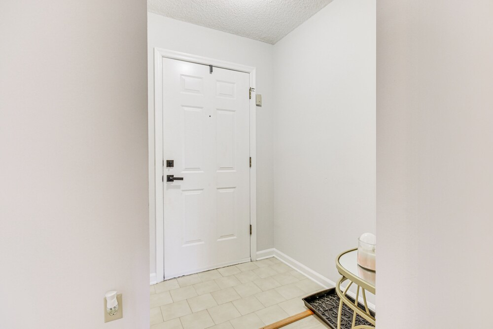 Riverfront Columbia Condo: 4 Mi to Usc!