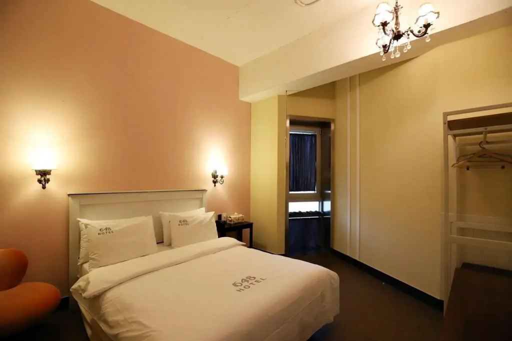 648 Hotel