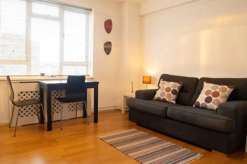 1 Bedroom Apartment Near Victoria Station