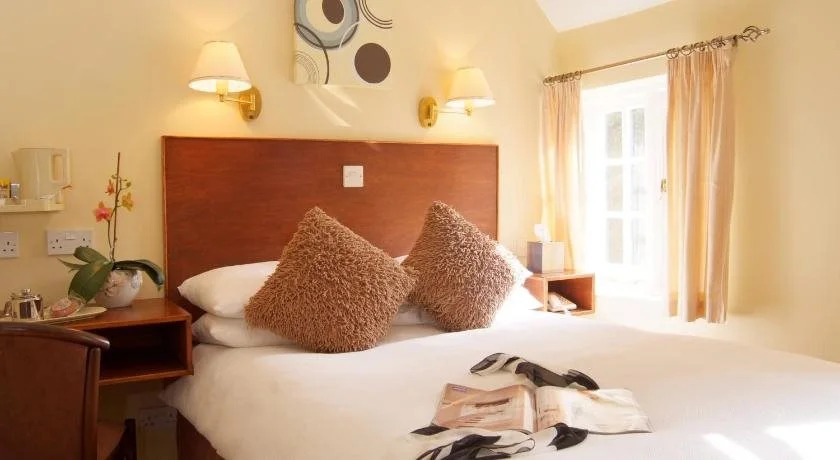 Tumbling Weir Hotel