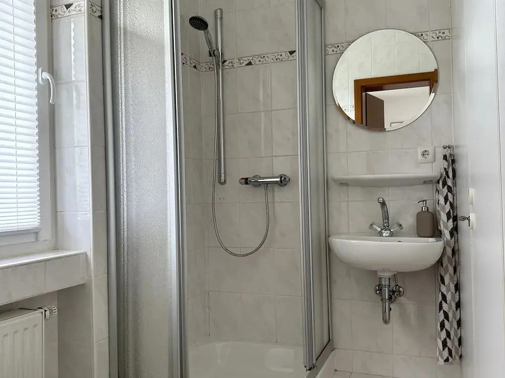 Modern Apartment With 2 Bathrooms in Lirstal