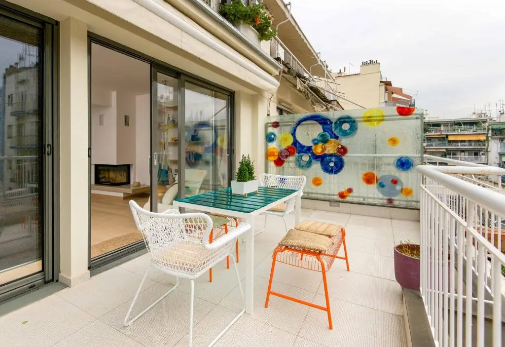 Brand new stylish 3 bdrm apartment with terrace