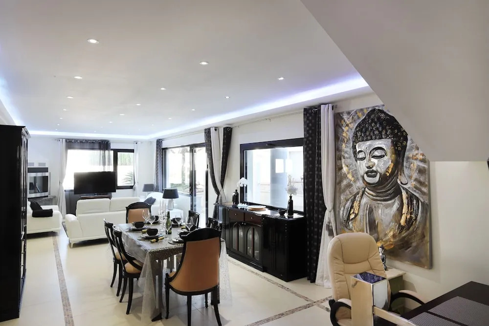 DREAM VILLA IN ALBIR BLUELINE