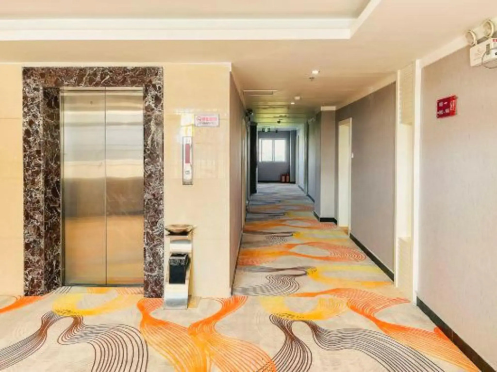 Lanli Lily Hotel (Xindacheng Times Square North Lake Park Store)