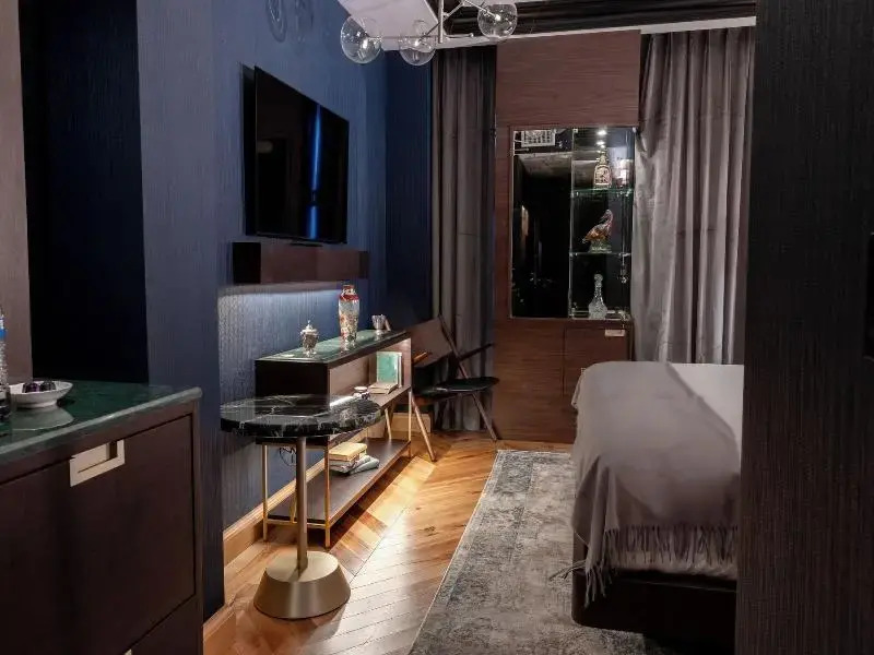 Whisky Hotel