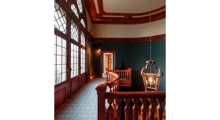 Dear Lisbon - Valmor Palace