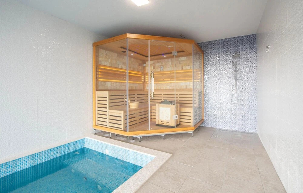 Beautiful Home in Zrnovnica With 8 Bedrooms, Wifi and Indoor Swimming Pool