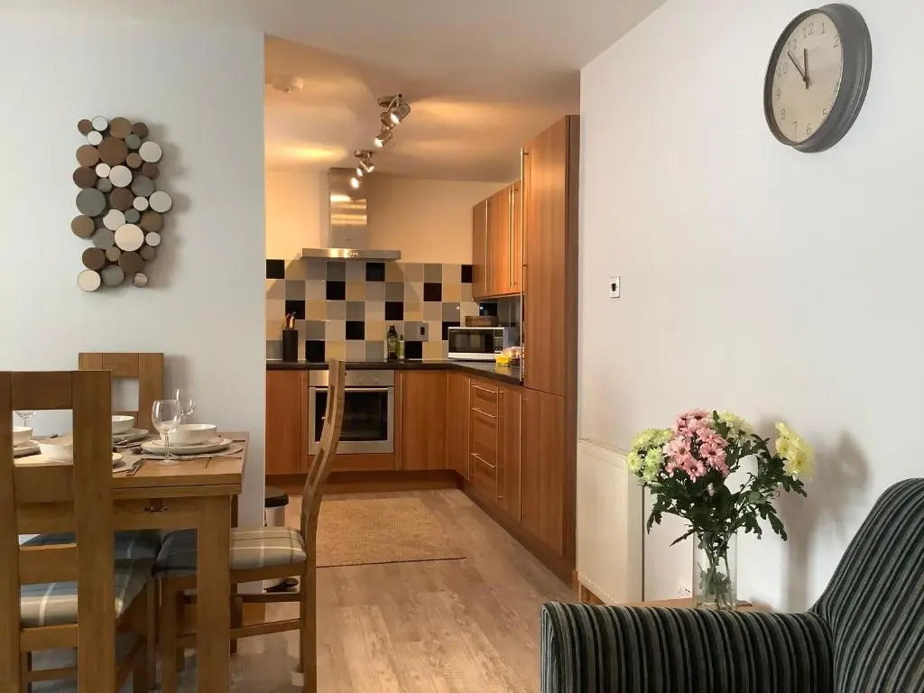 37 Farraline Court, City Centre apartment