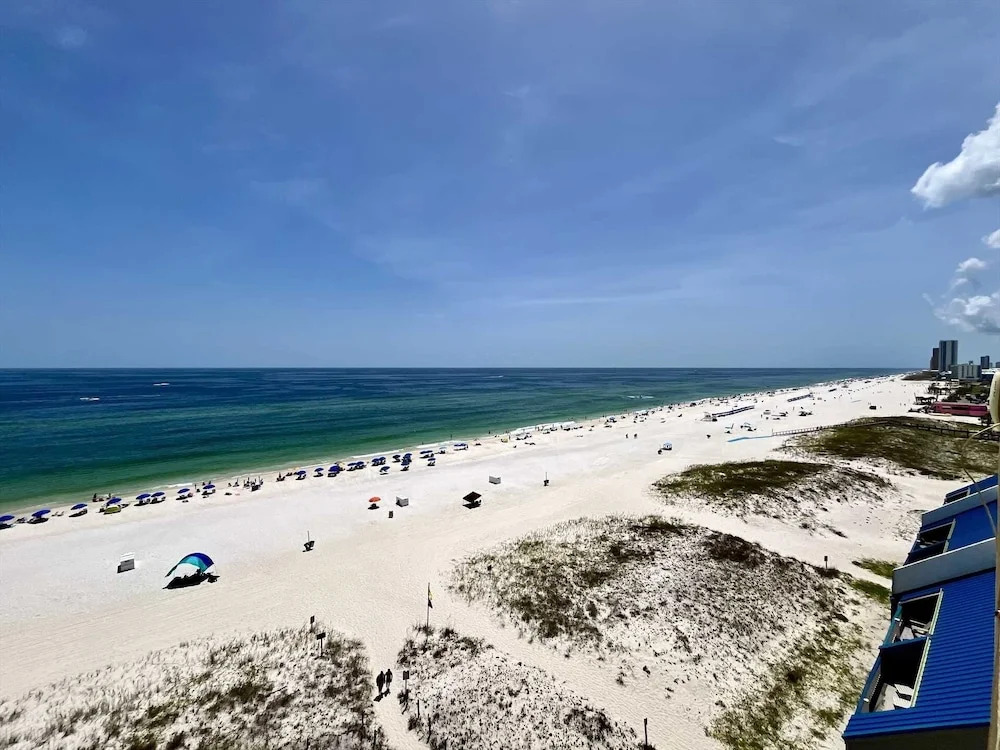 Castaways 9c 2 Bedroom Condo by RedAwning