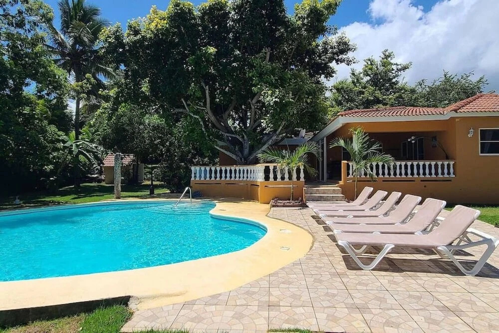 Great 4 Bedroom Getaway Villa With Large Private Pool