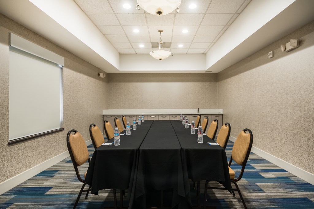 Holiday Inn Express Ontario by IHG