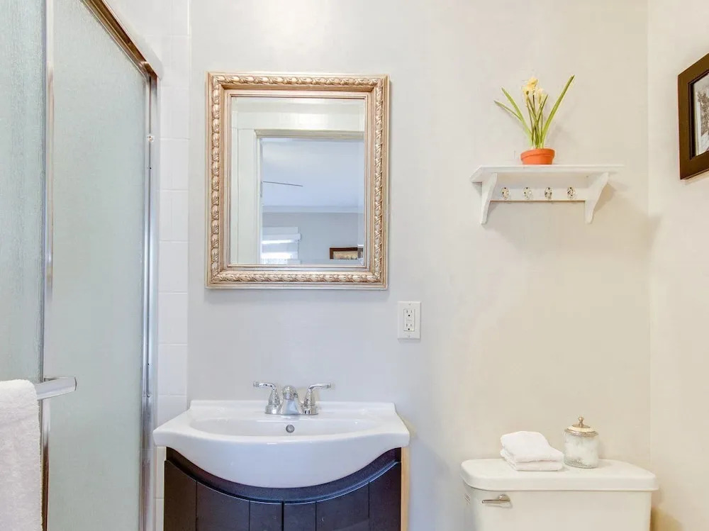 3Br 3BA Historic Remodeled House Downtown Nashville by RedAwning