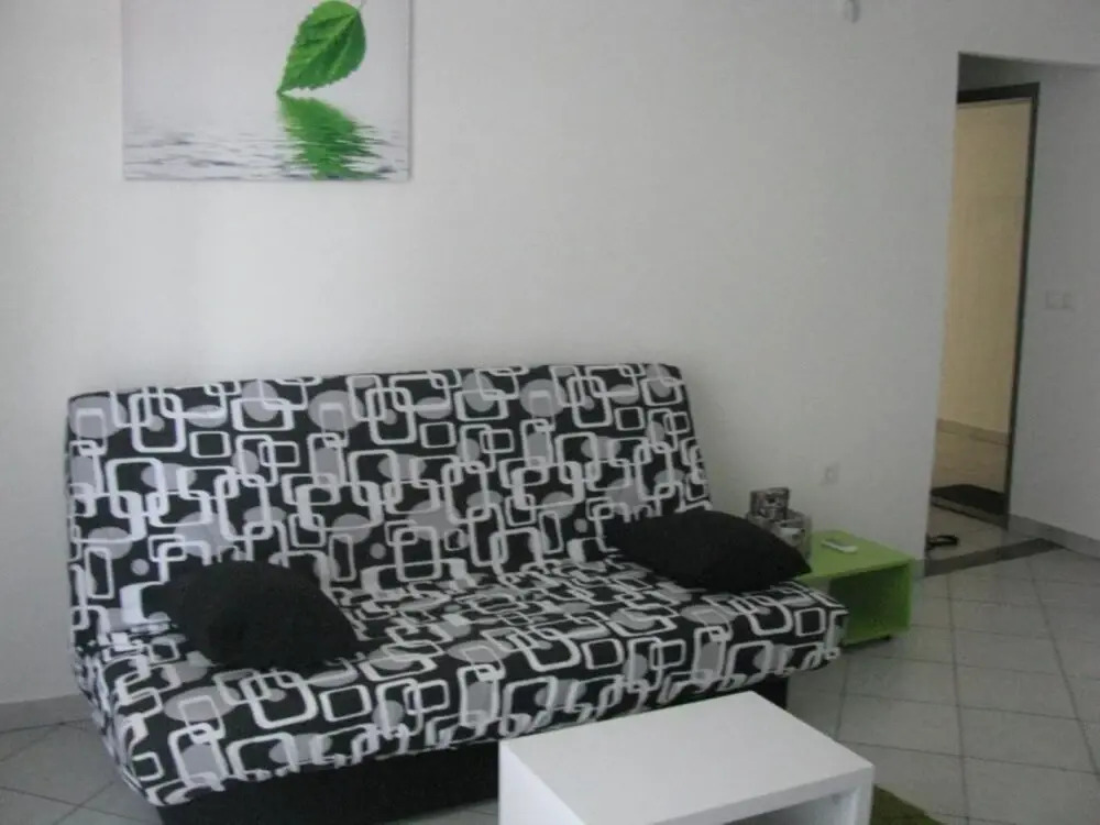 Xena - Comfort and Spacious - A5 Green