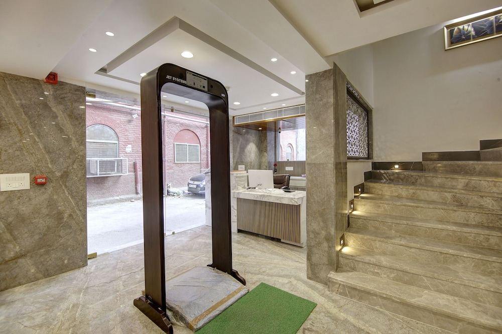 Hotel Kaca Inn - Near New Delhi Railway Station & Connaught Place