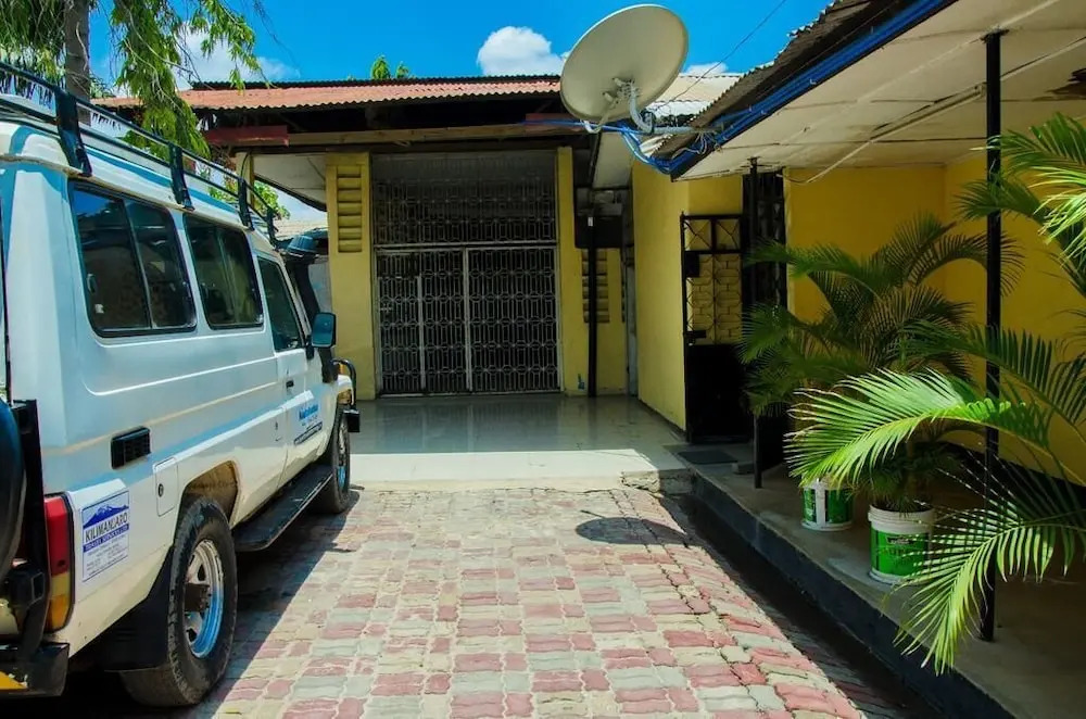 Kicec bar and guest house airport