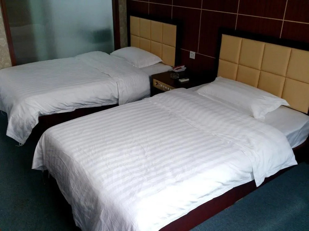 Wuhan Yanlong Business Hotel