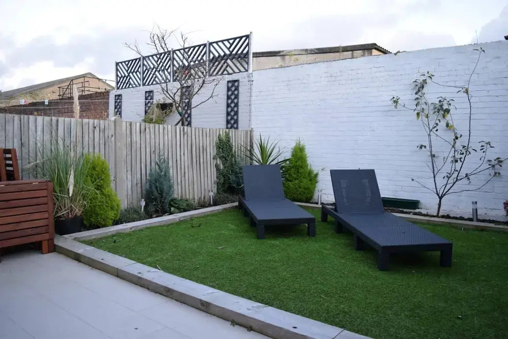 Modern 3 Bedroom Garden Flat in Tooting