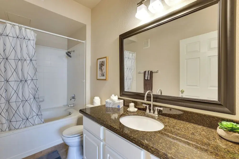 Walk to Papago Park: Central Phoenix Condo