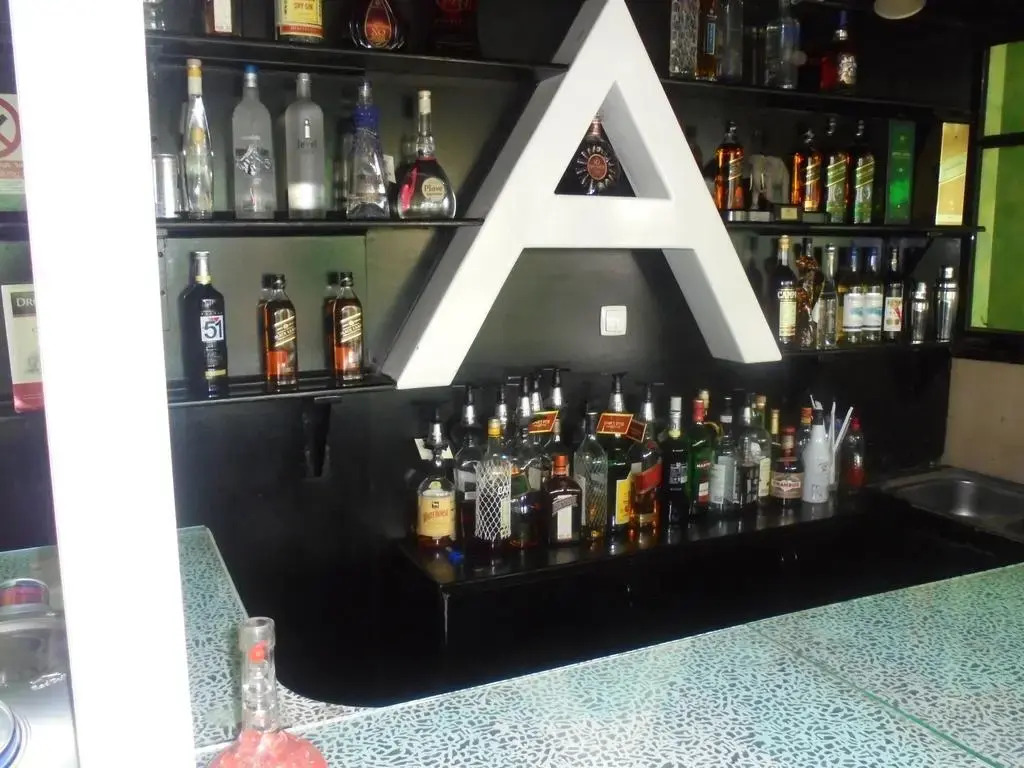Adot Tina Hotel
