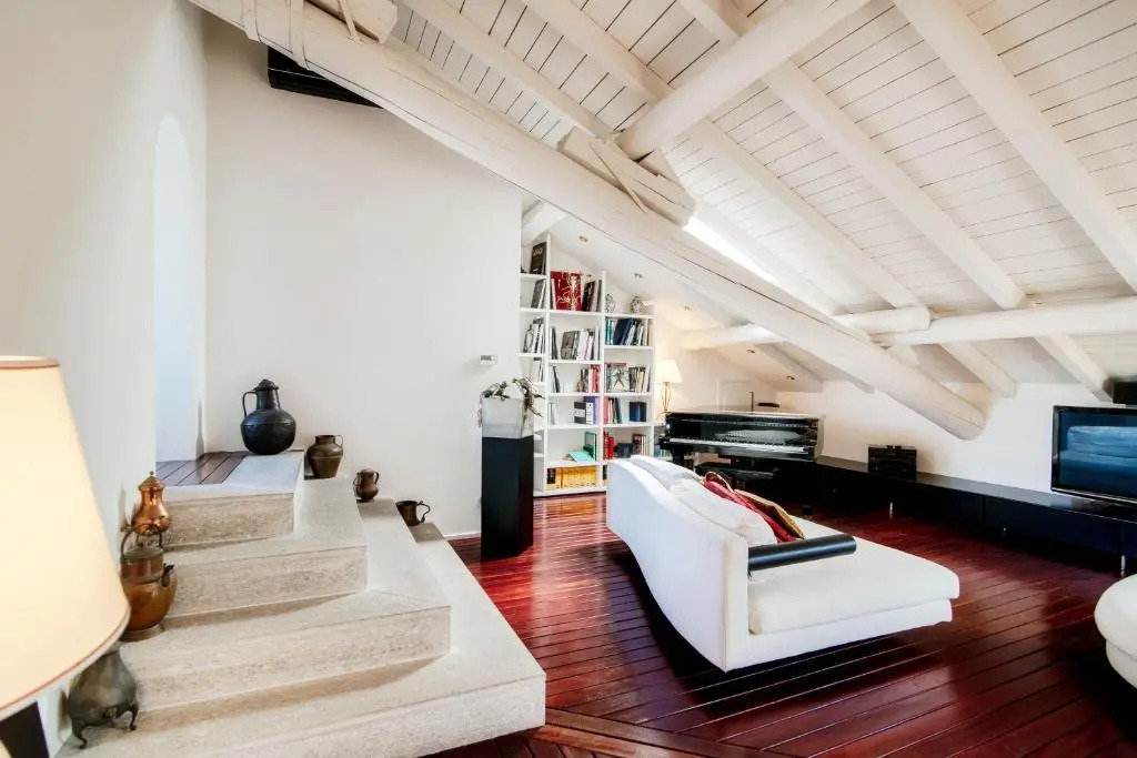 Exclusive Penthouse - by MyHomeInComo