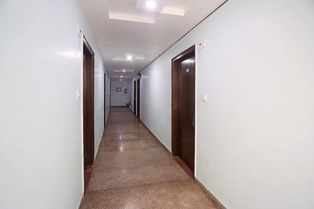 OYO 10048 Hotel Aditya Inn