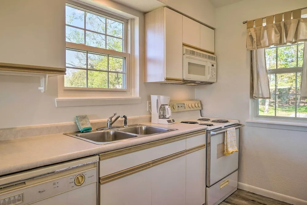Cozy Branson Retreat - 13 Mi to Silver Dollar City