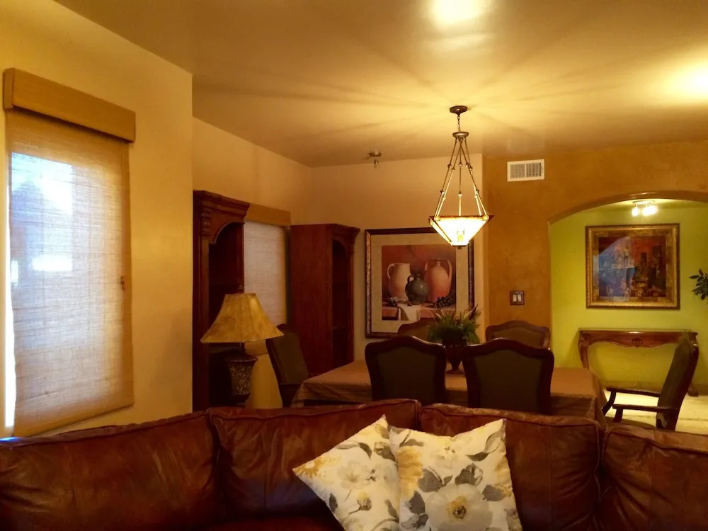 Playa Villa - 2 Br condo by RedAwning