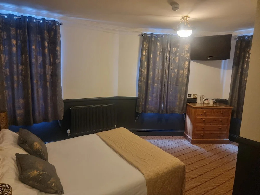 The Oak Hotel