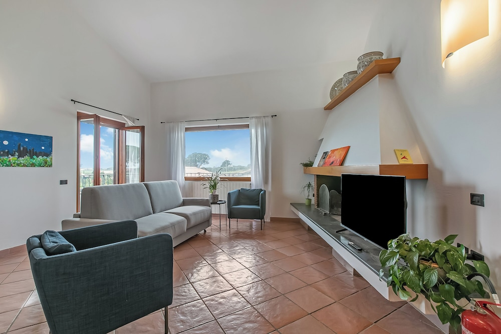 Villa Adriana Capalbio with A/C, BBQ and Parking - Happy Rentals