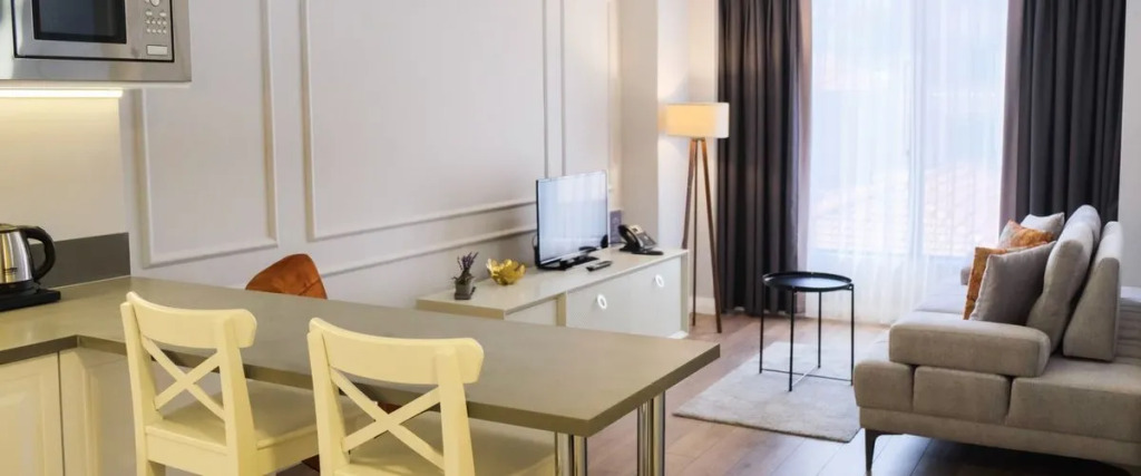 Myway Deluxe Hotel